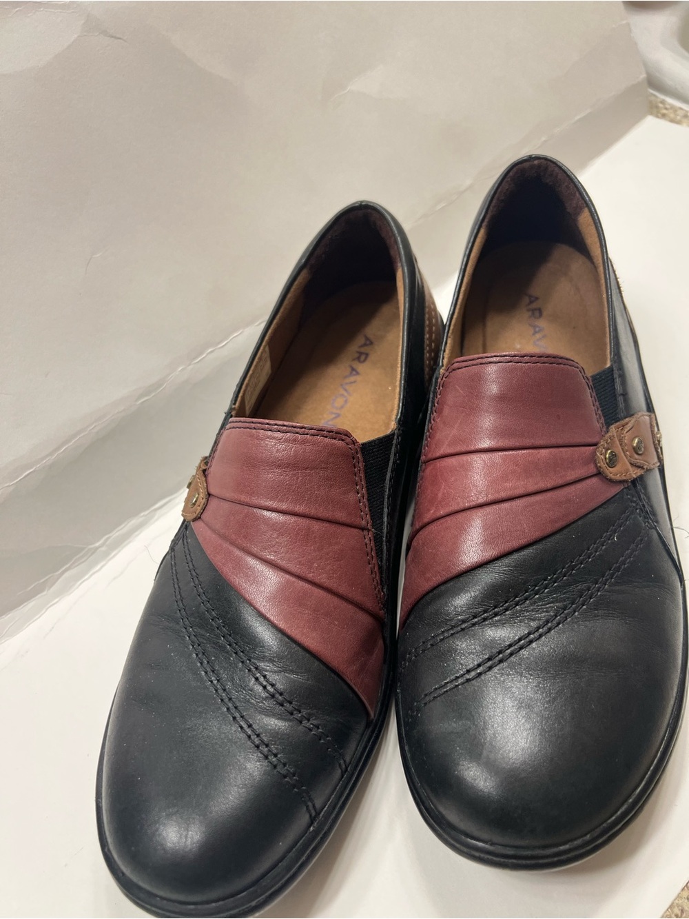 Aragon Danielle Black Burgundy Tan accent premium Leather Slip-On Loafers Size 9